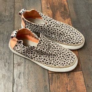 Hey Dudes Womens Size 7